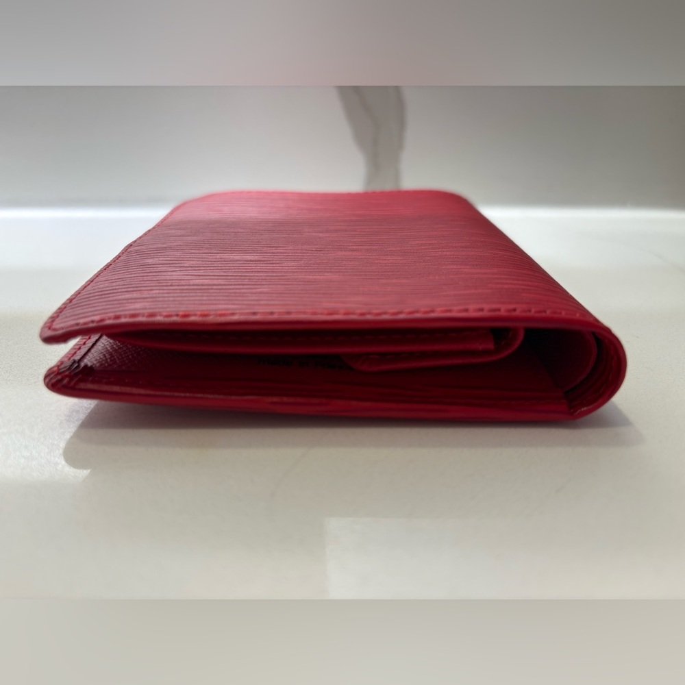 Louis Vuittom Epi Wallet - Picture 8 of 16